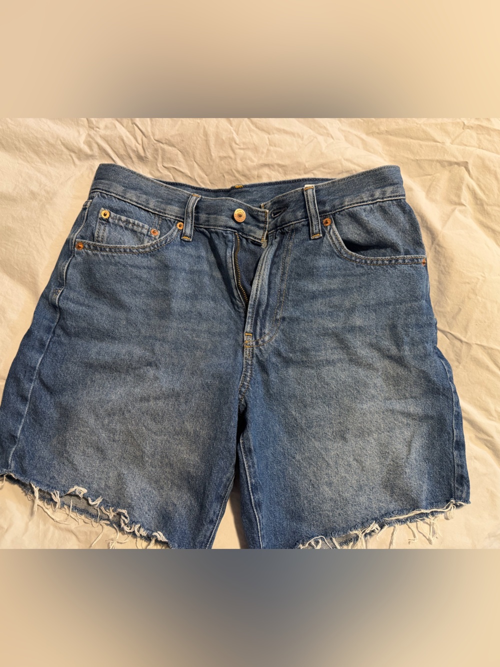 Gap 8” loose Bermuda shorts mid ride
